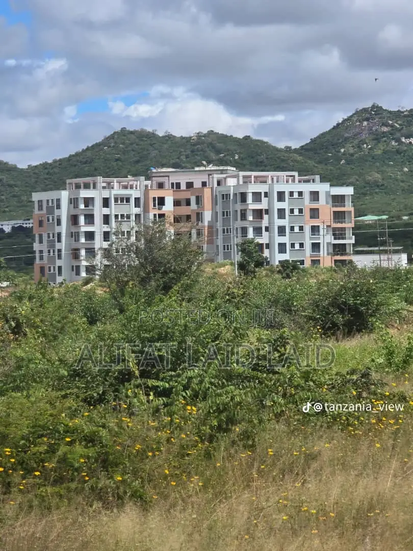 Kiwanja Kikubwa Jijini Dodoma in Dodoma Region