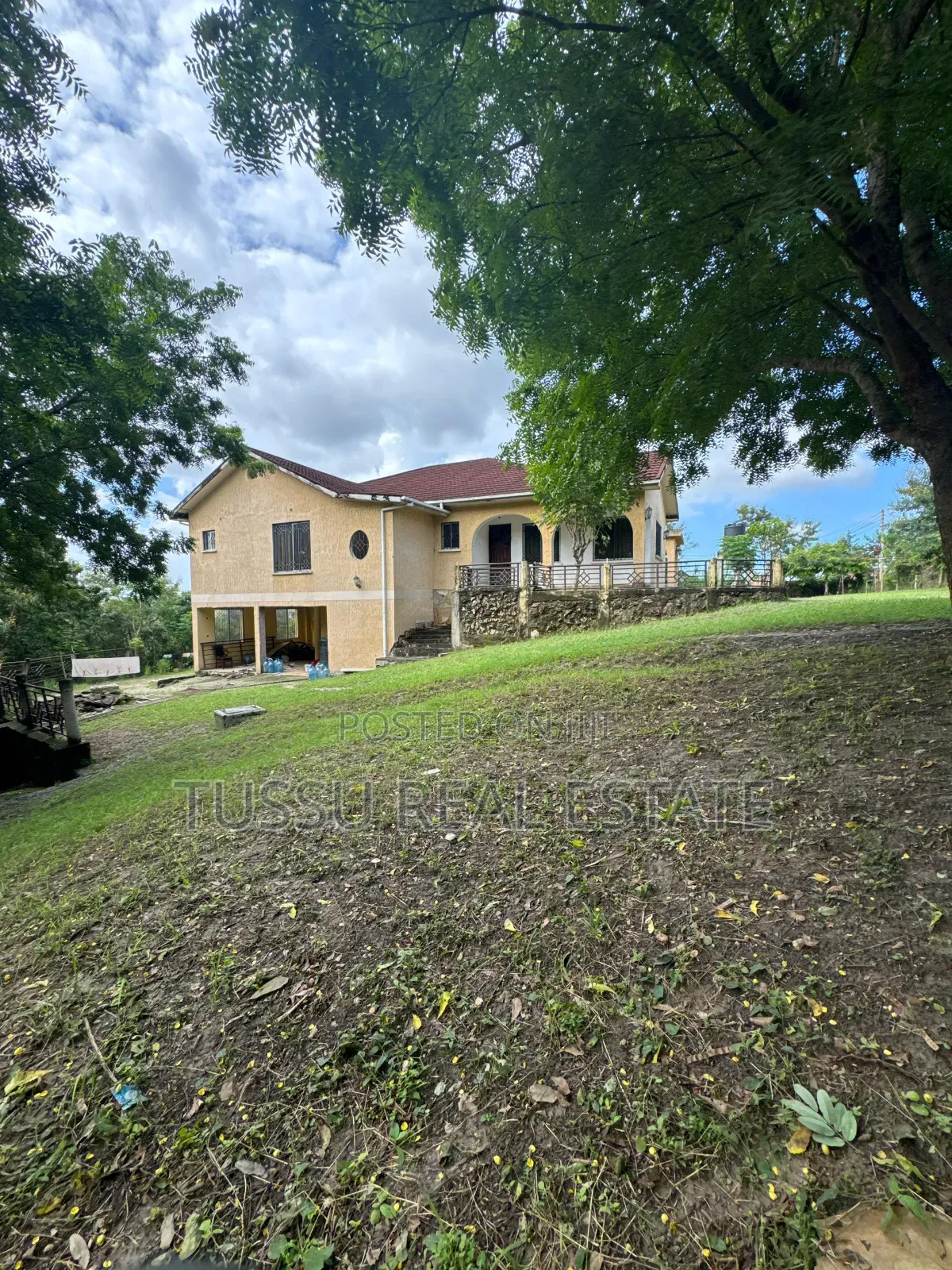 4bdrm House in Makongo Bus Stop, Kinondoni for sale in Kinondoni