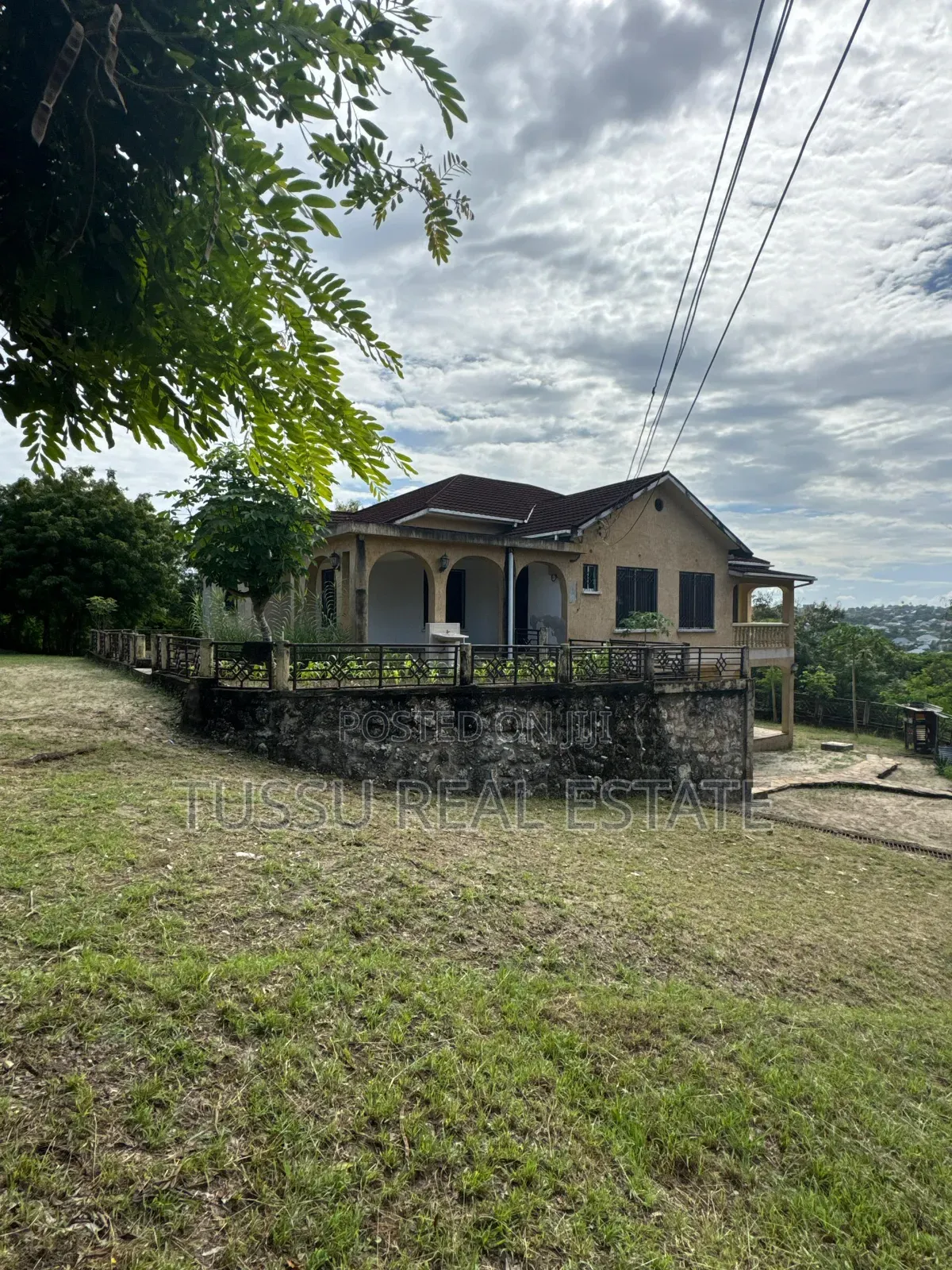 4bdrm House in Makongo Bus Stop, Kinondoni for sale in Kinondoni