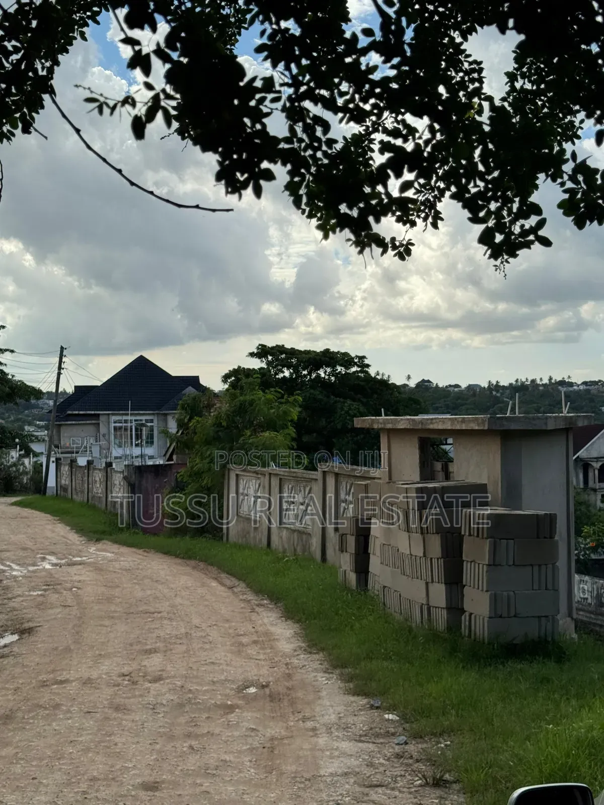 4bdrm House in Makongo Bus Stop, Kinondoni for sale in Kinondoni