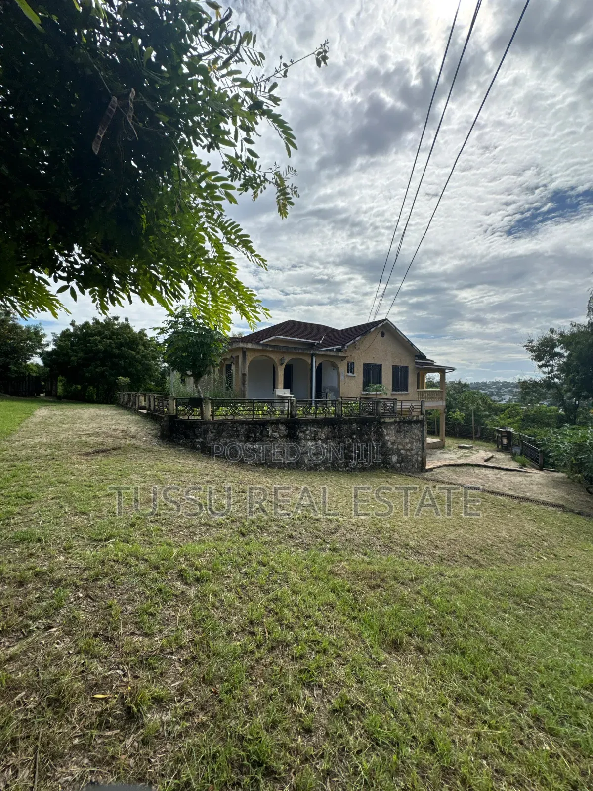 4bdrm House in Makongo Bus Stop, Kinondoni for sale in Kinondoni