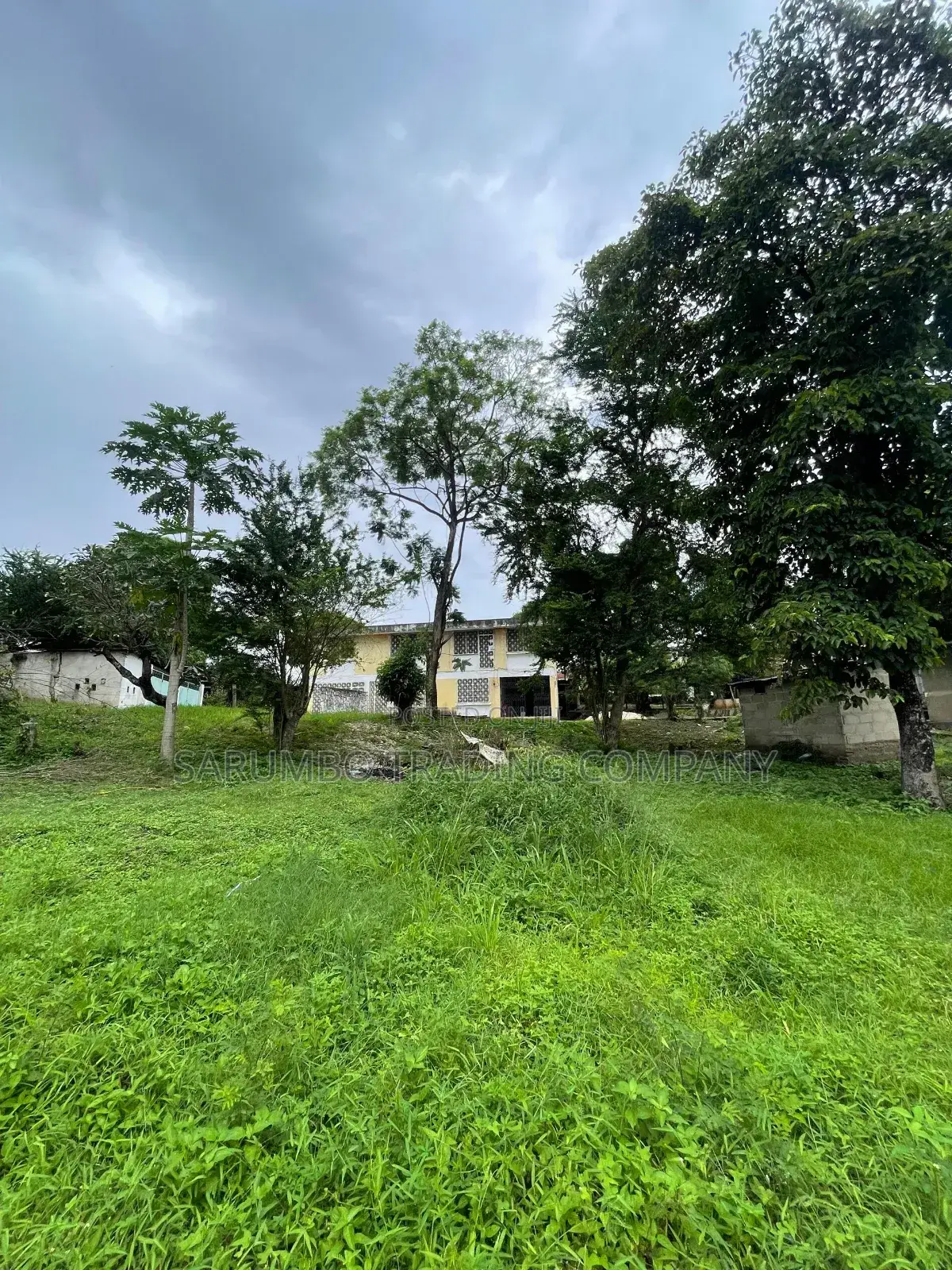 Eneo Linalotizama Lami Linauzwa Kimara in Kimara