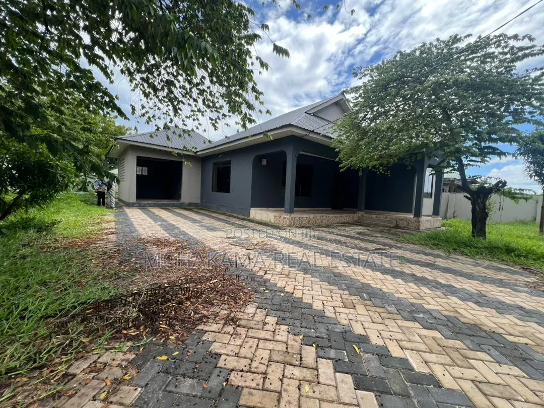 3bdrm House in Mchakama Real Estate, Bunju for sale in Bunju