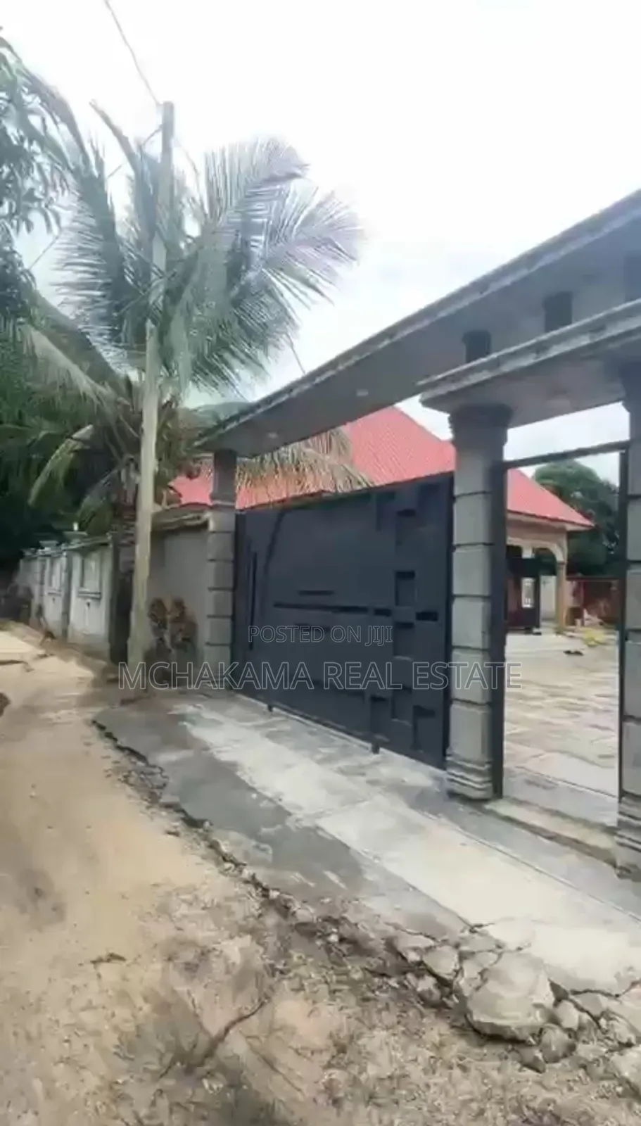 Furnished 3bdrm House in Mchakama  Real, Kibada for sale in Kibada