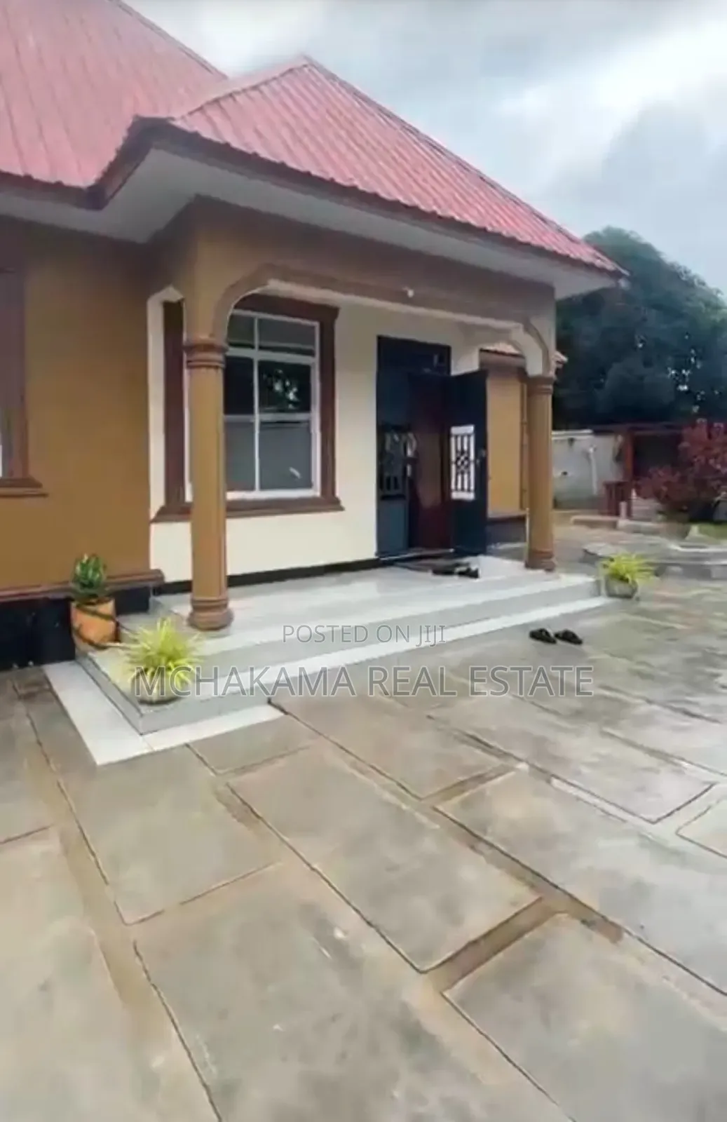 Furnished 3bdrm House in Mchakama  Real, Kibada for sale in Kibada