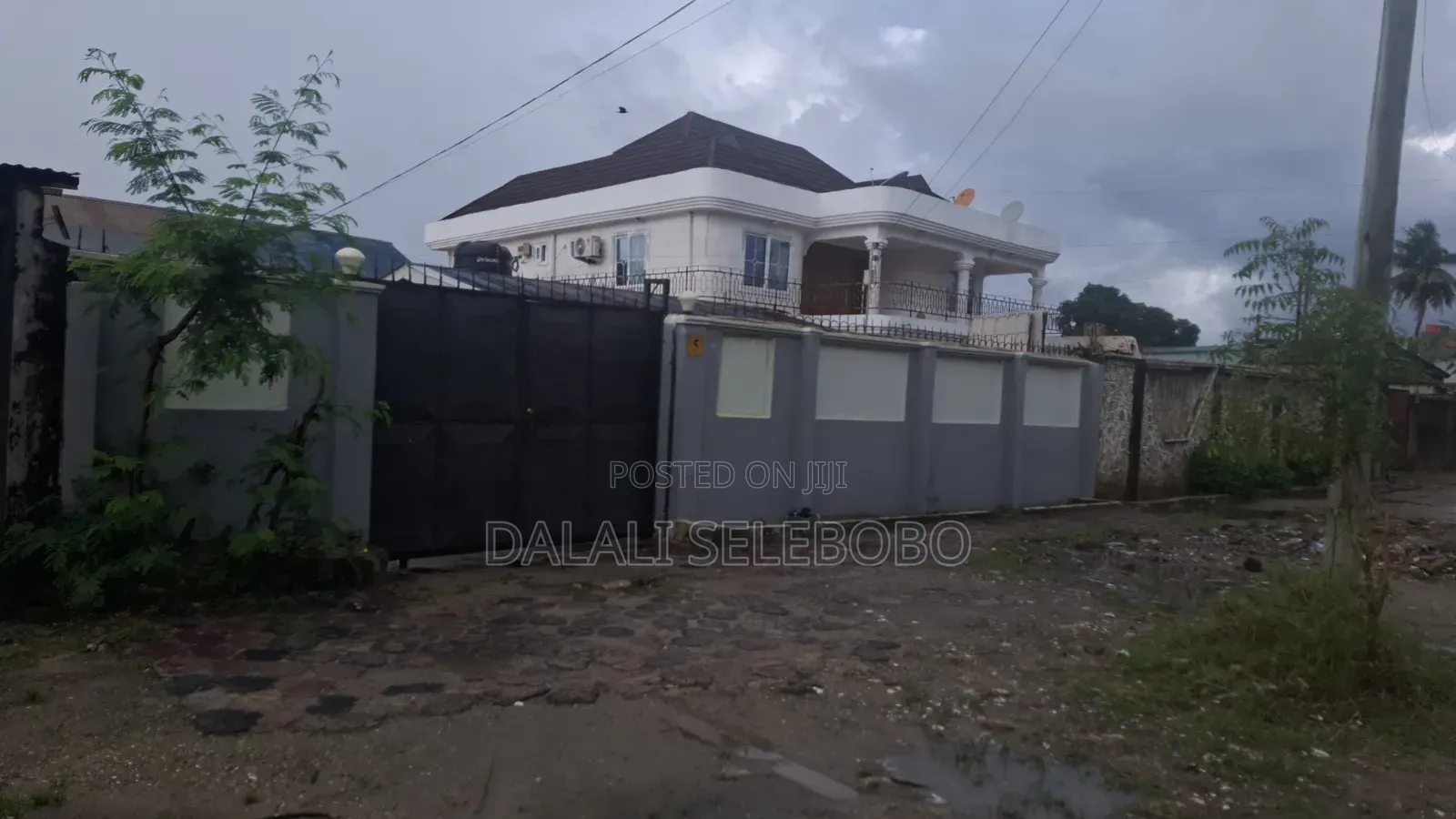 6bdrm Bungalow in Kinondoni Garden for sale in Kinondoni