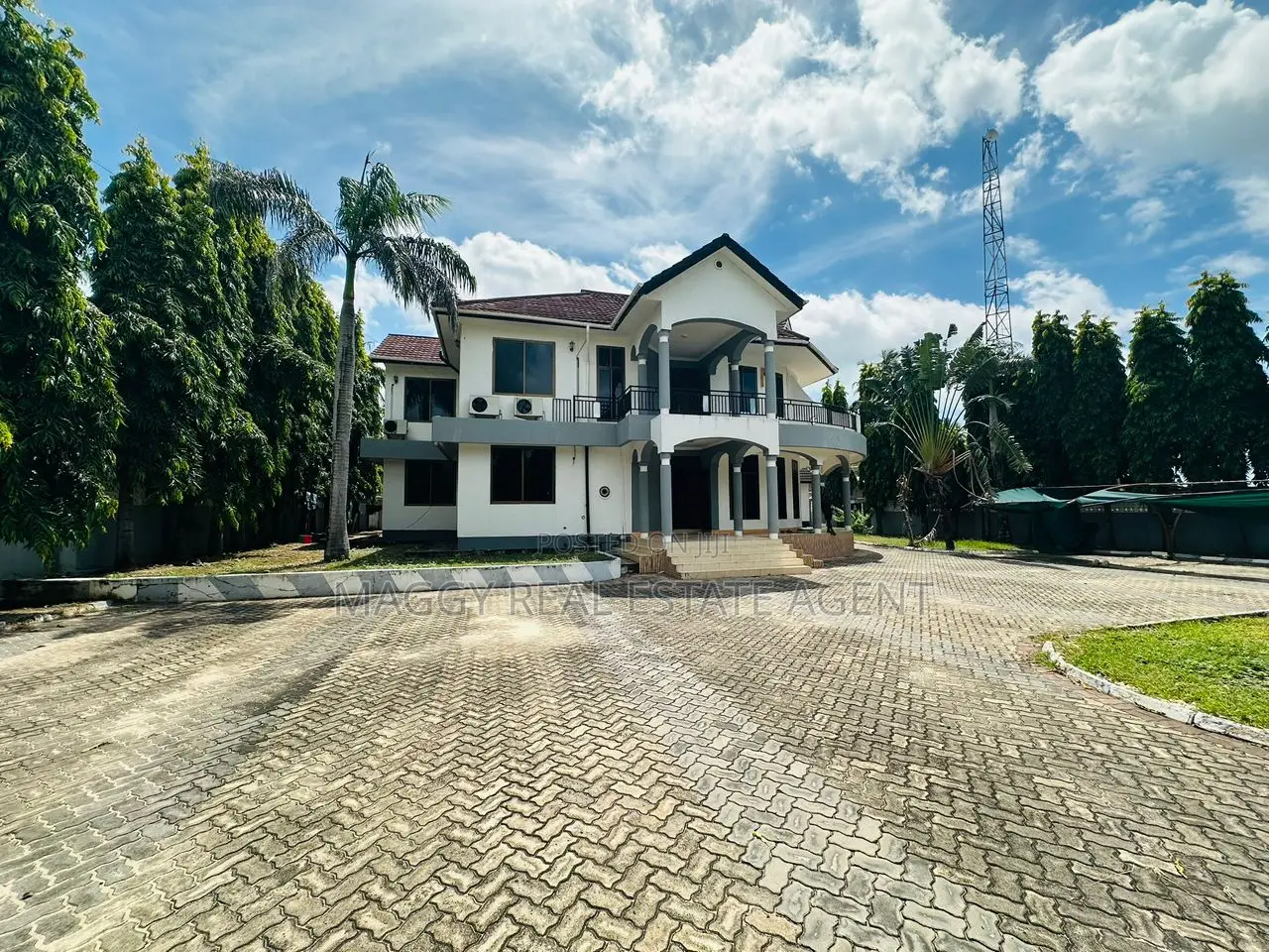 8bdrm House in Mbezi Beach for rent in Mbezi Beach
