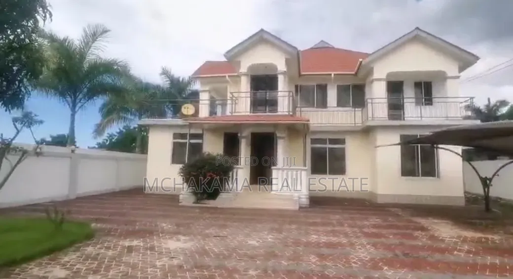 6bdrm Block of Flats in Mchakama Real Estate, Mbweni for sale in Mbweni