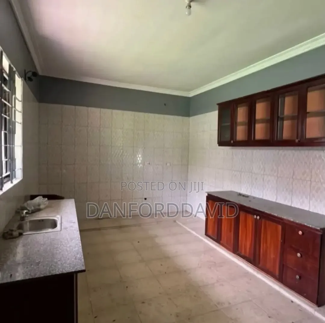 3bdrm House in Kahwa Real Estate, Bunju for sale in Bunju