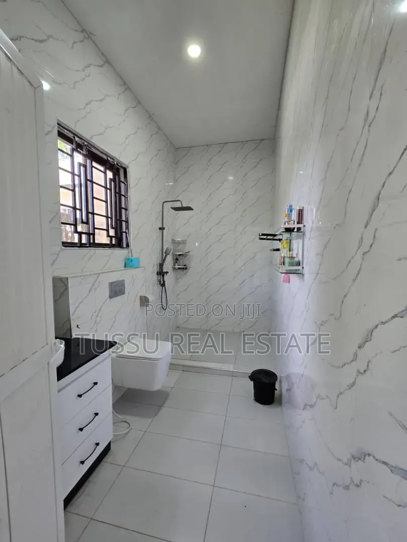 3bdrm House in Mboma Rd,Near Jambo, Kinondoni for sale in Kinondoni