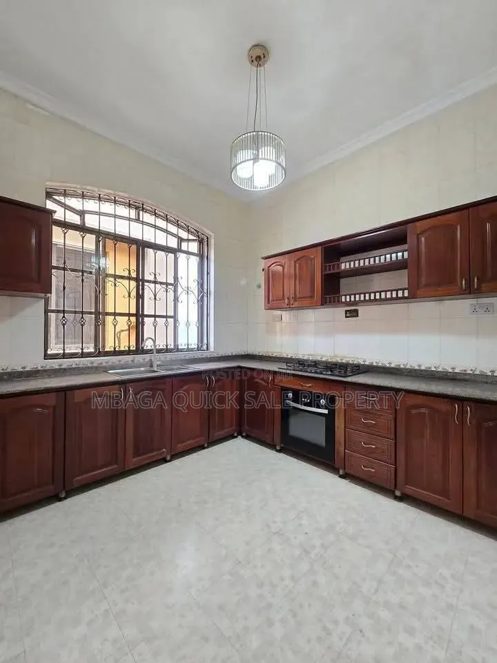 3bdrm Apartment in Mbezi Beach, Kimara for rent in Kimara
