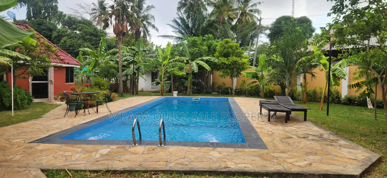 5bdrm Apartment in Mikocheni, Kimara for sale in Kimara