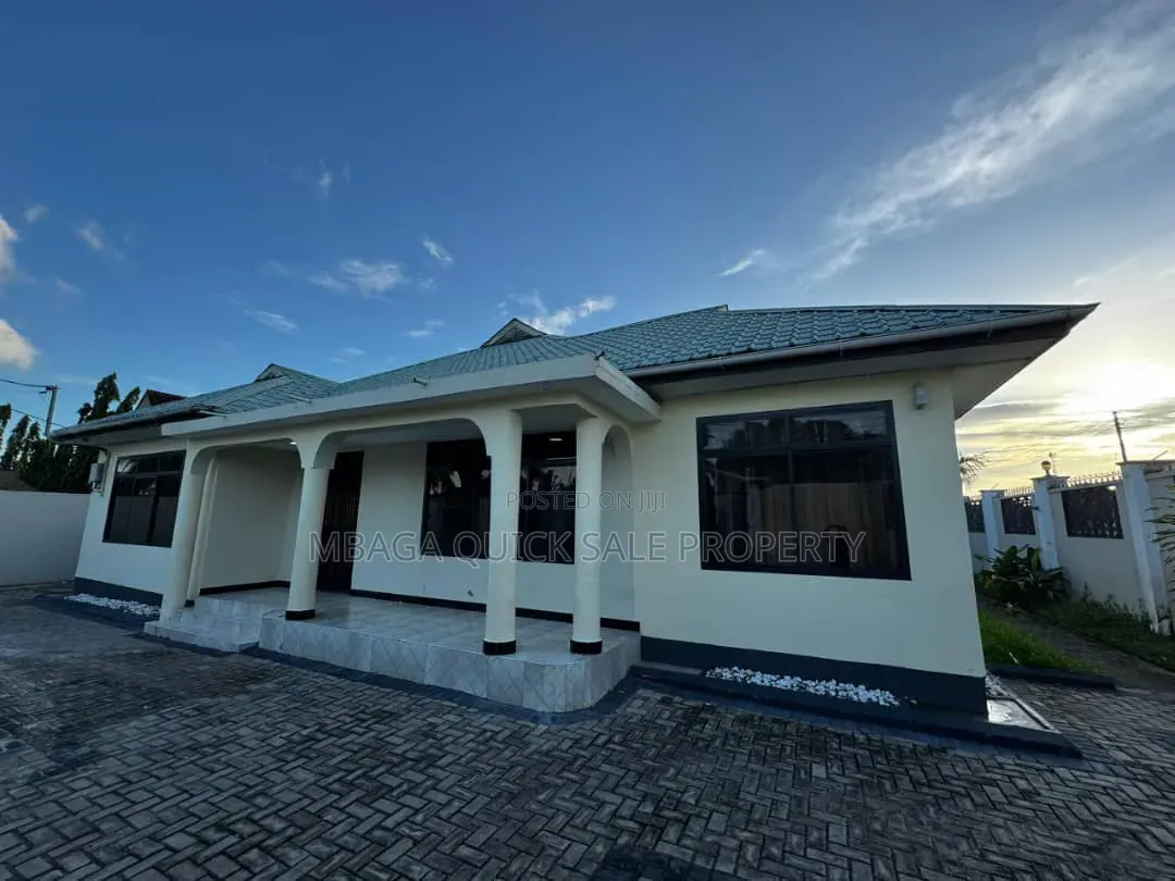 4bdrm House in Bunju Beach for rent in Bunju