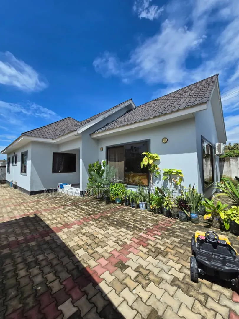 4bdrm Apartment in Salasala, Mbezi for rent in Mbezi