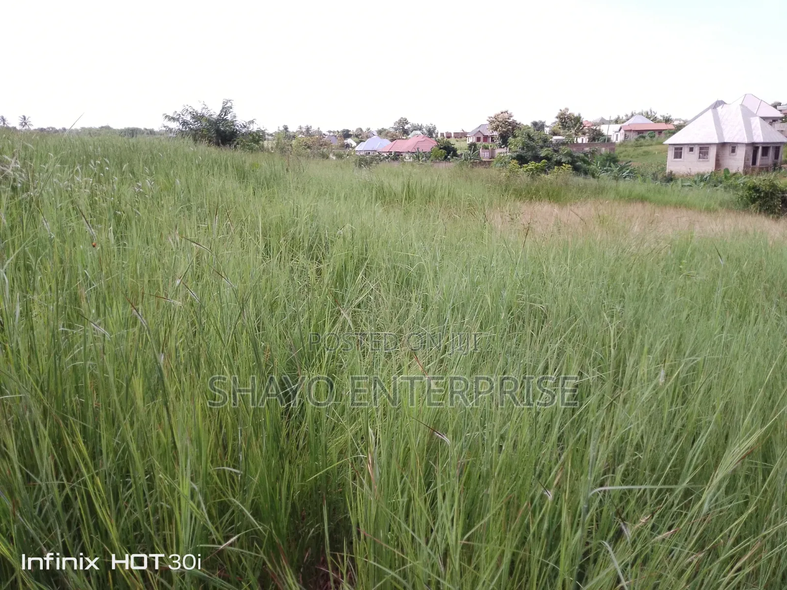 Shamba Linauzwa in Mzenga