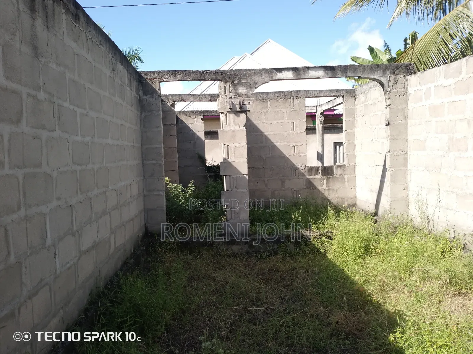 Pagale Linauzwa Gongolamboto Majohe Viwege. in Ukonga