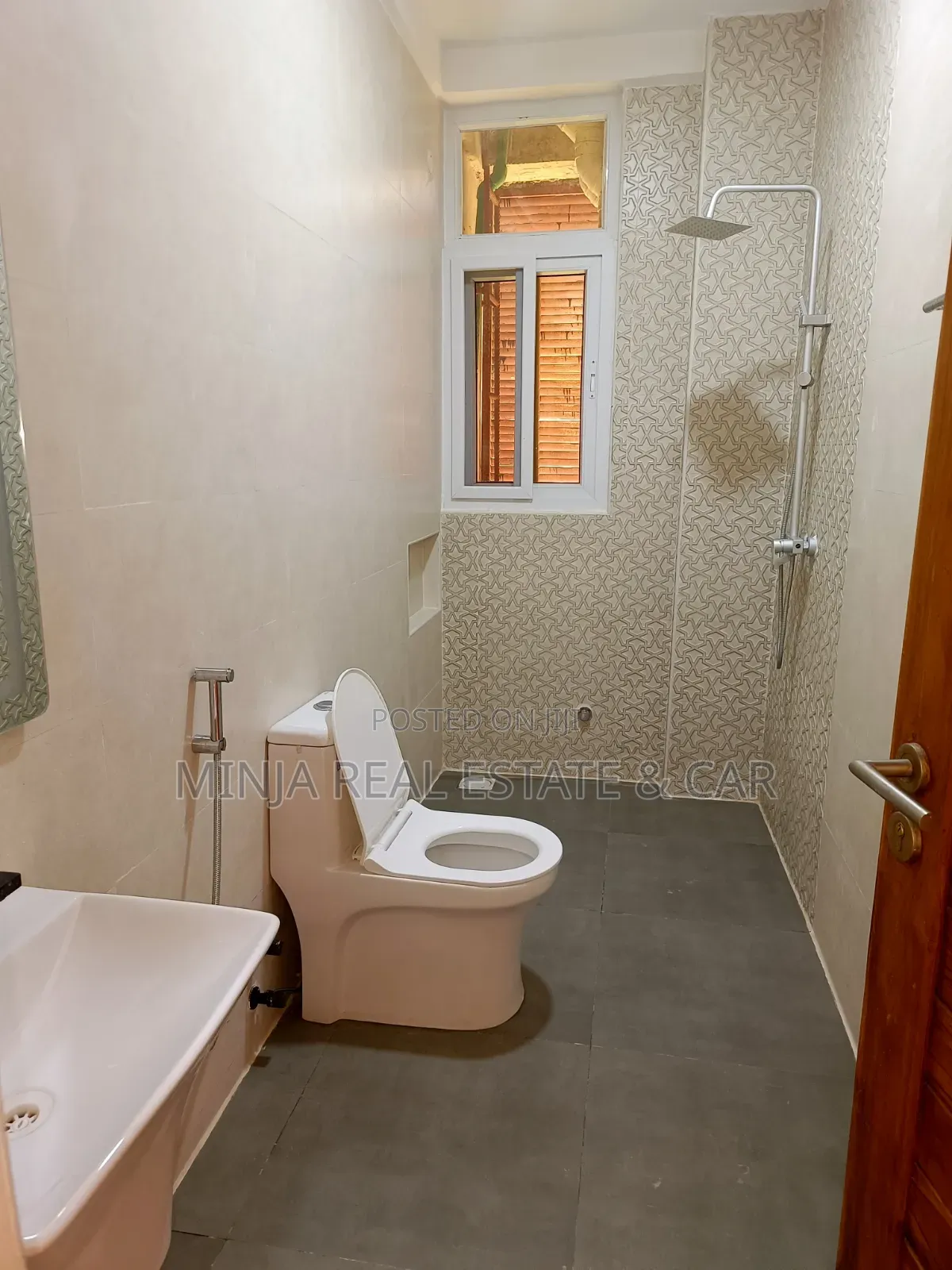3bdrm Apartment in Upanga West for sale in Upanga West