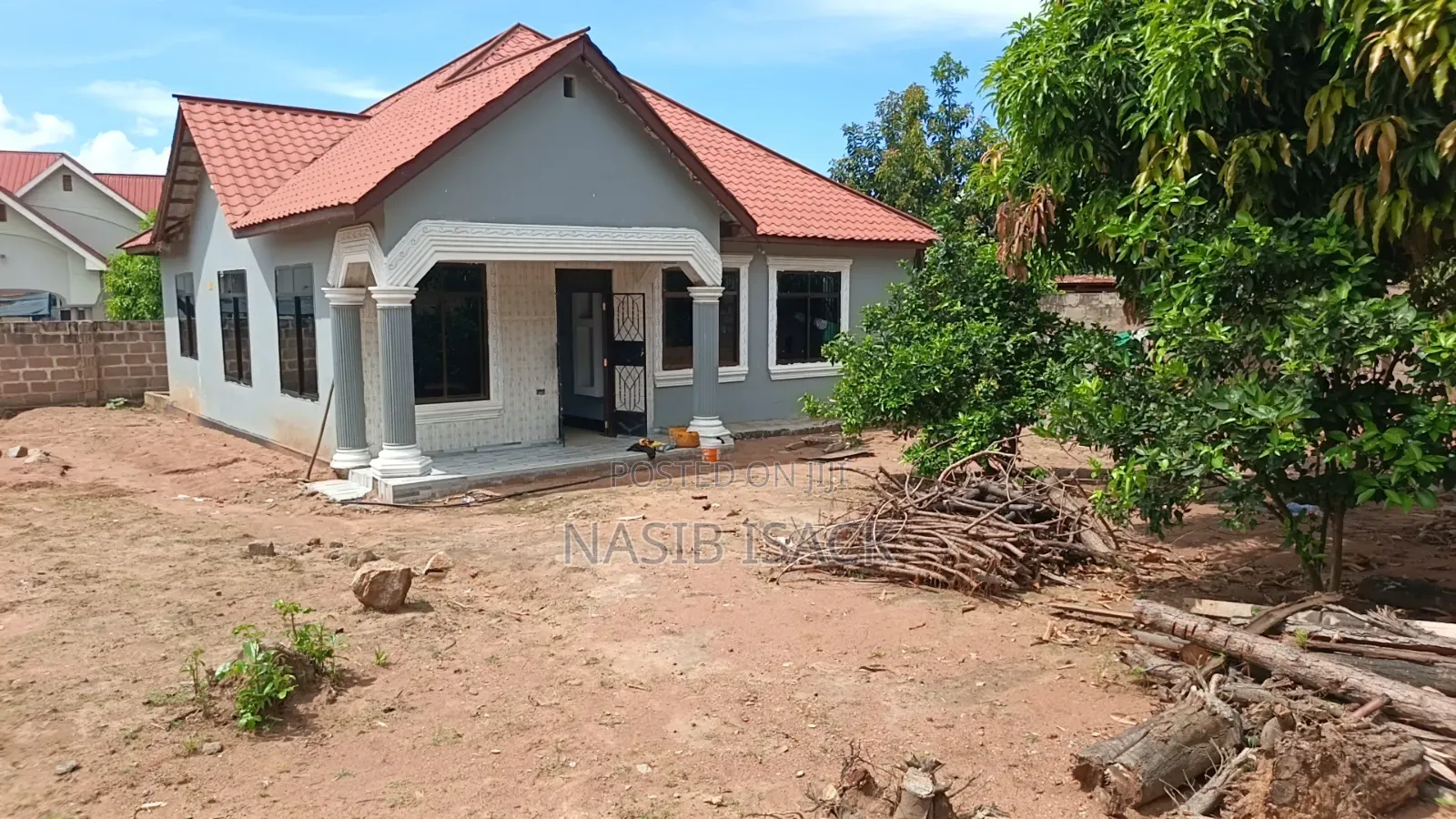 Furnished 3bdrm House in Mkolani for sale in Mkolani