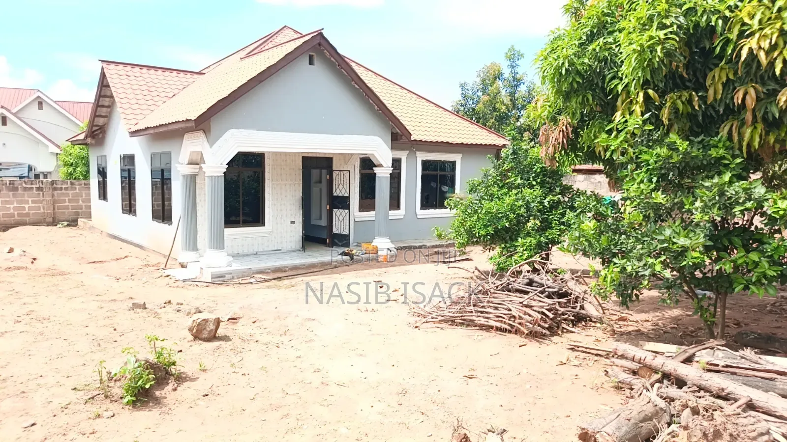 Furnished 3bdrm House in Mkolani for sale in Mkolani