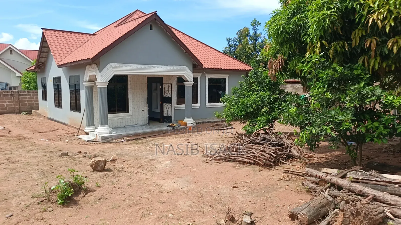 Furnished 3bdrm House in Mkolani for sale in Mkolani