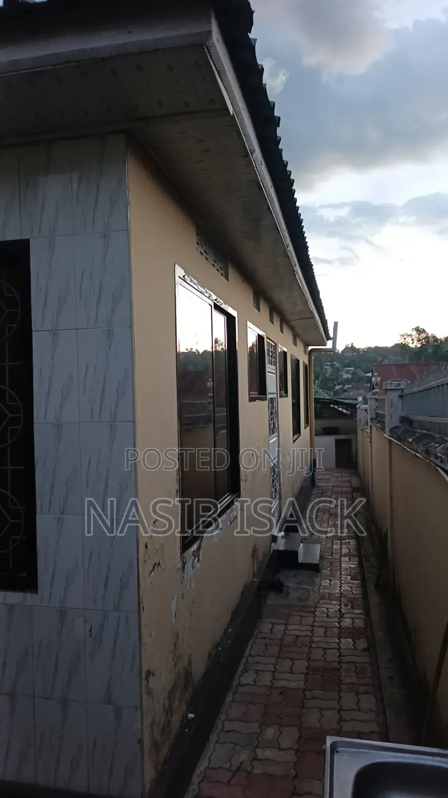 Furnished 12bdrm House in Mecco for sale in Mecco