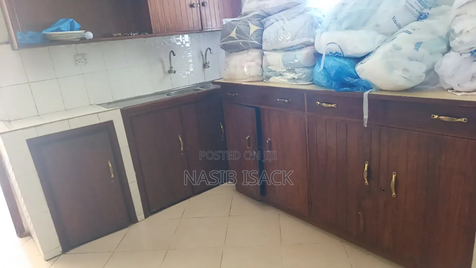Furnished 16bdrm House in Isamilo for sale in Isamilo