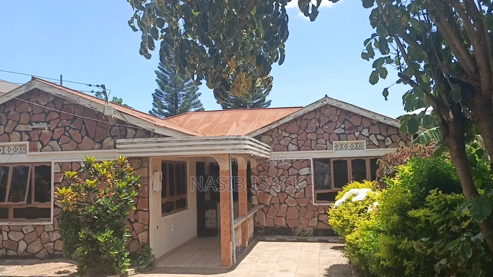 Furnished 3bdrm House in Mkolani for sale in Mkolani