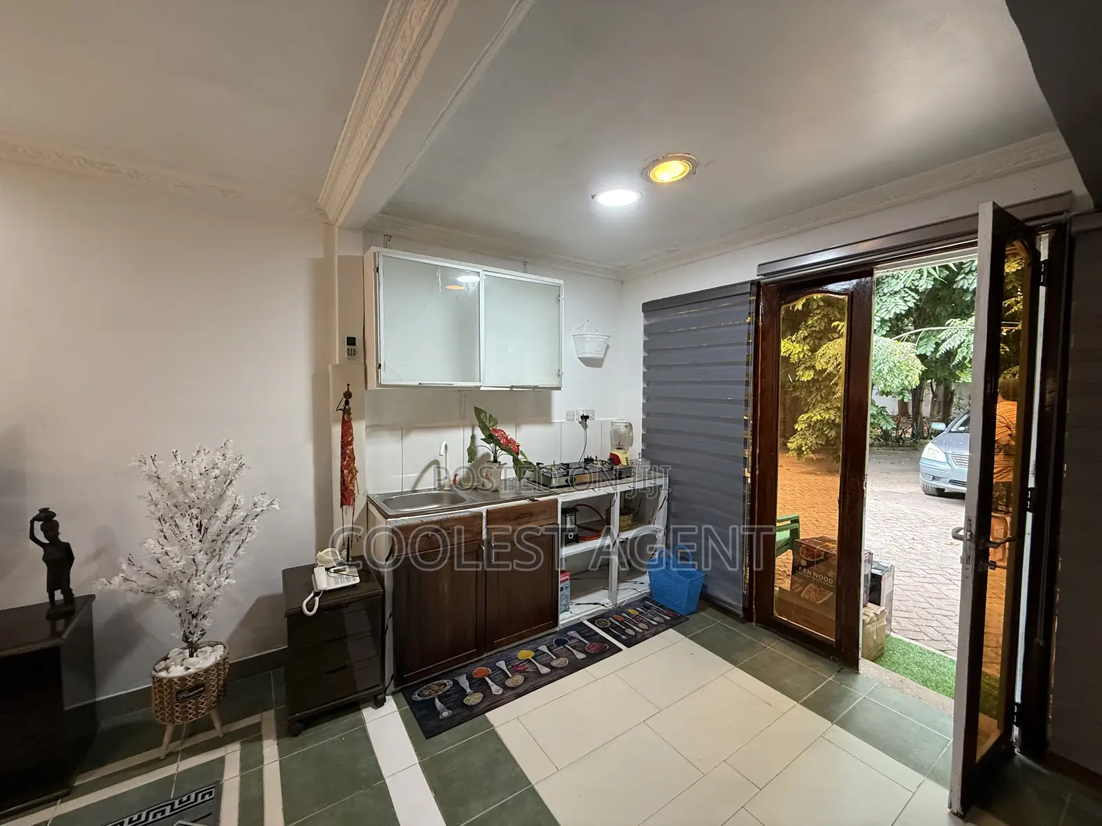 Furnished 1bdrm House in Coolest Estate, Oyster Bay for rent in Oyster Bay
