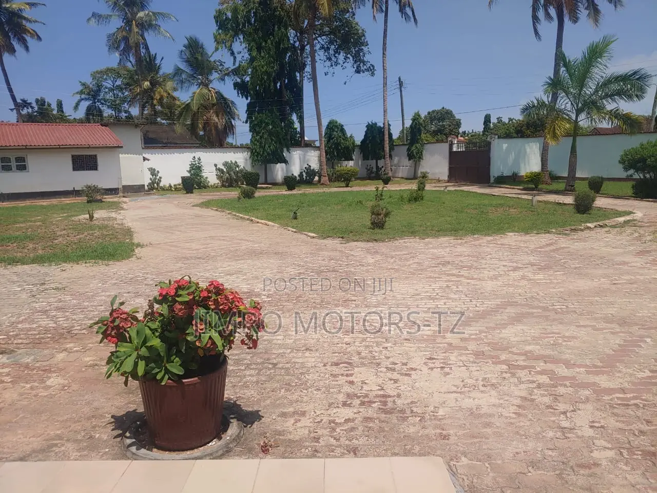 House for Sale 3,477sqmt's Bahari Beach Dar Price; 1.5bilions in Kunduchi