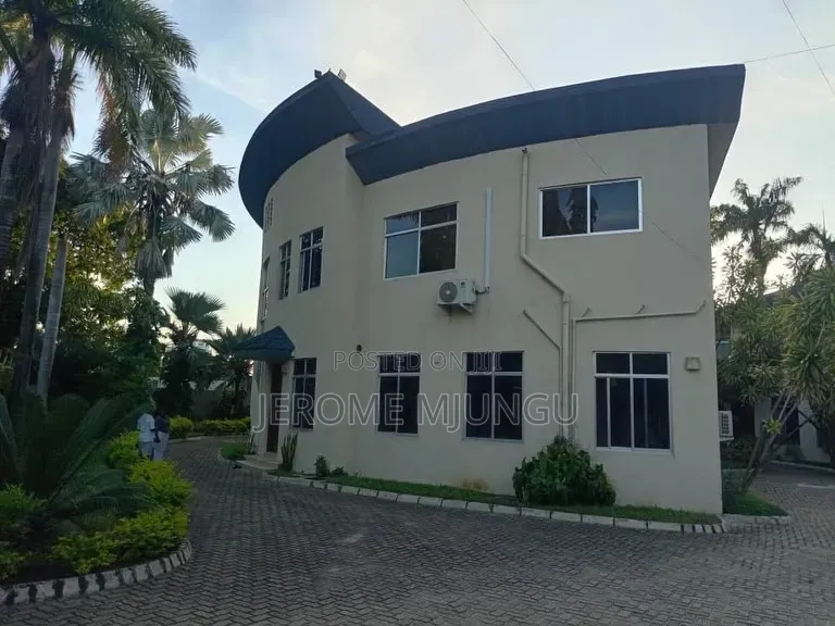 Furnished 3bdrm Villa in Mikocheni for rent in Mikocheni