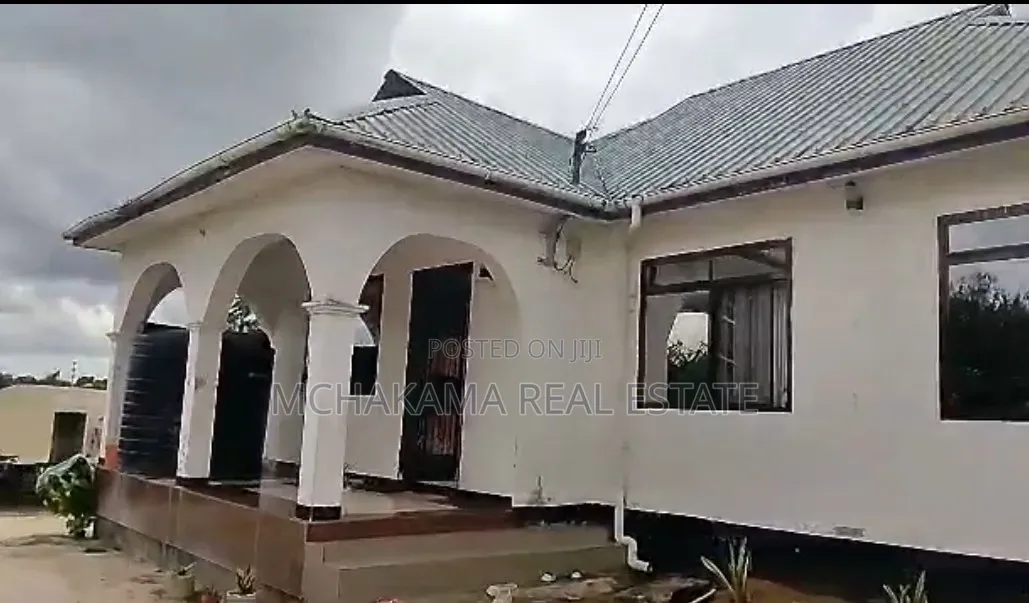 3bdrm House in Mchamaka Real Estate, Mbezi for sale in Mbezi