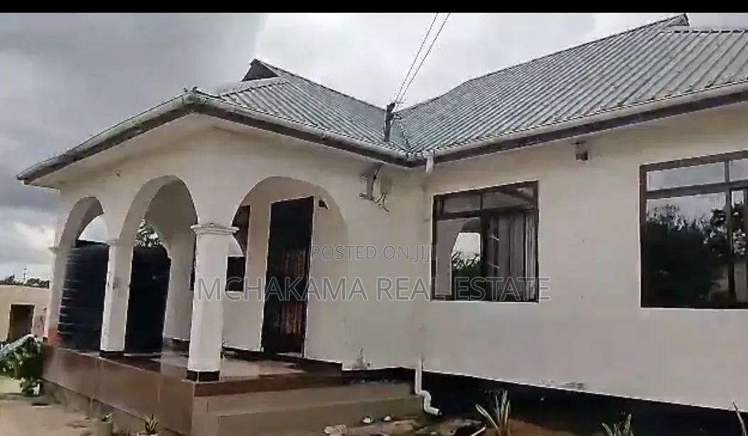 3bdrm House in Mchamaka Real Estate, Mbezi for sale in Mbezi