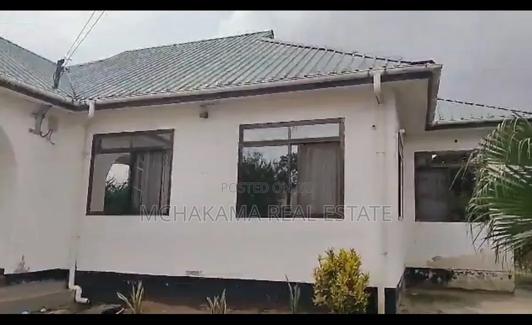 3bdrm House in Mchamaka Real Estate, Mbezi for sale in Mbezi