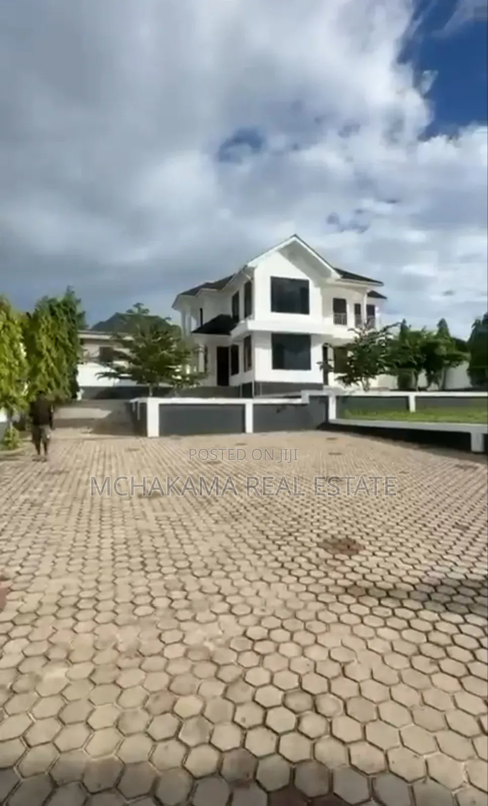 5bdrm Block of Flats in Mchakama Real Estate, Kibada for sale in Kibada
