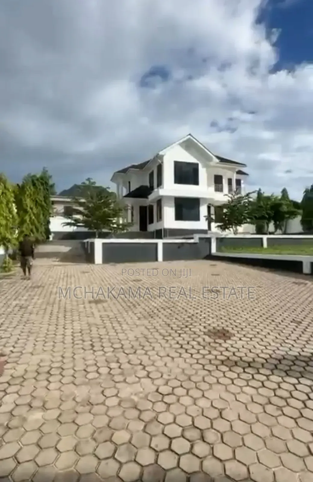 5bdrm Block of Flats in Mchakama Real Estate, Kibada for sale in Kibada