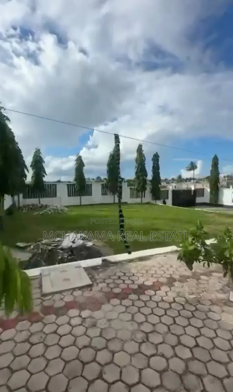 5bdrm Block of Flats in Mchakama Real Estate, Kibada for sale in Kibada