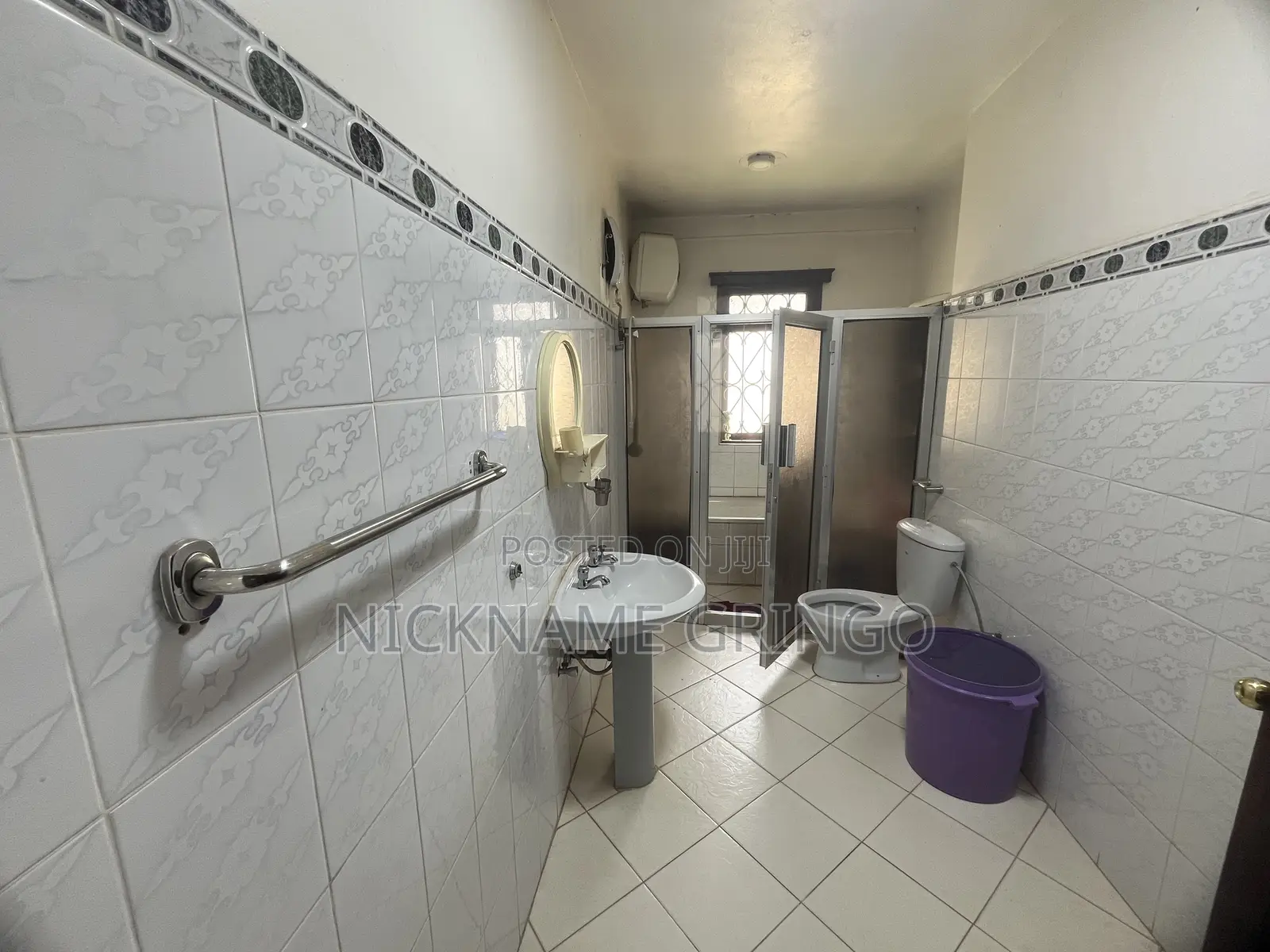 Furnished 6bdrm House in Buzuruga for sale in Buzuruga