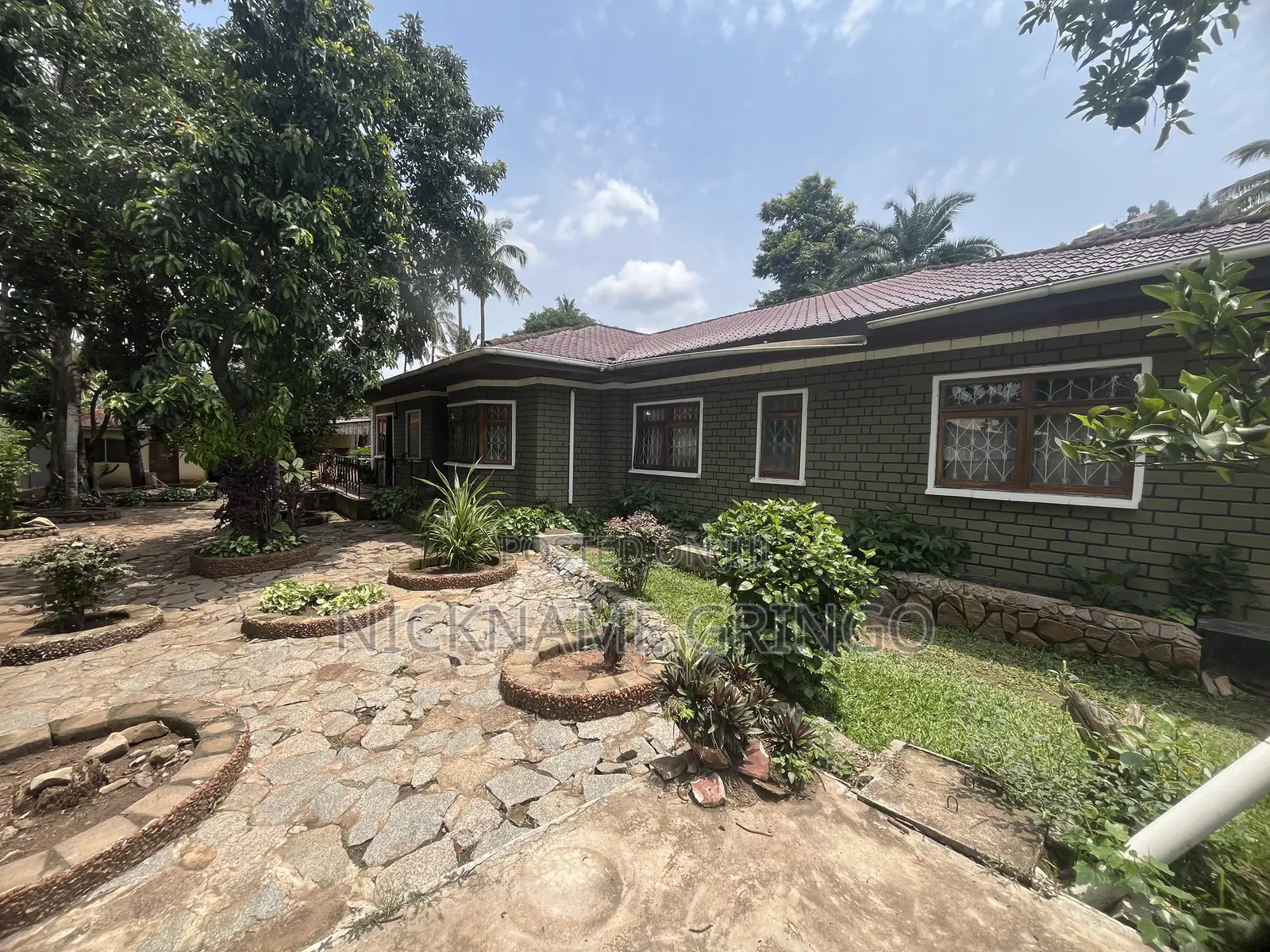 Furnished 6bdrm House in Buzuruga for sale in Buzuruga