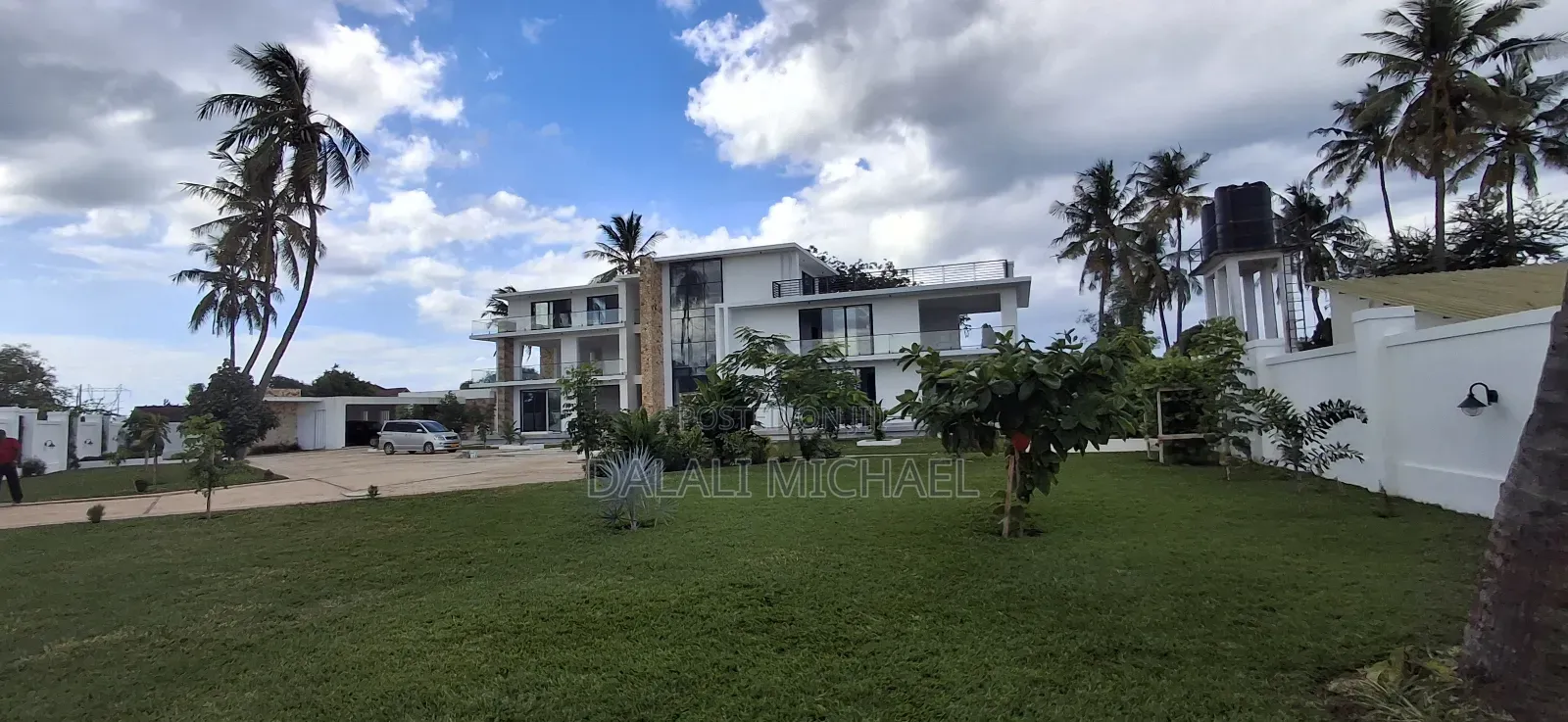 6bdrm Mansion in Baharibeach, Kunduchi for sale in Kunduchi