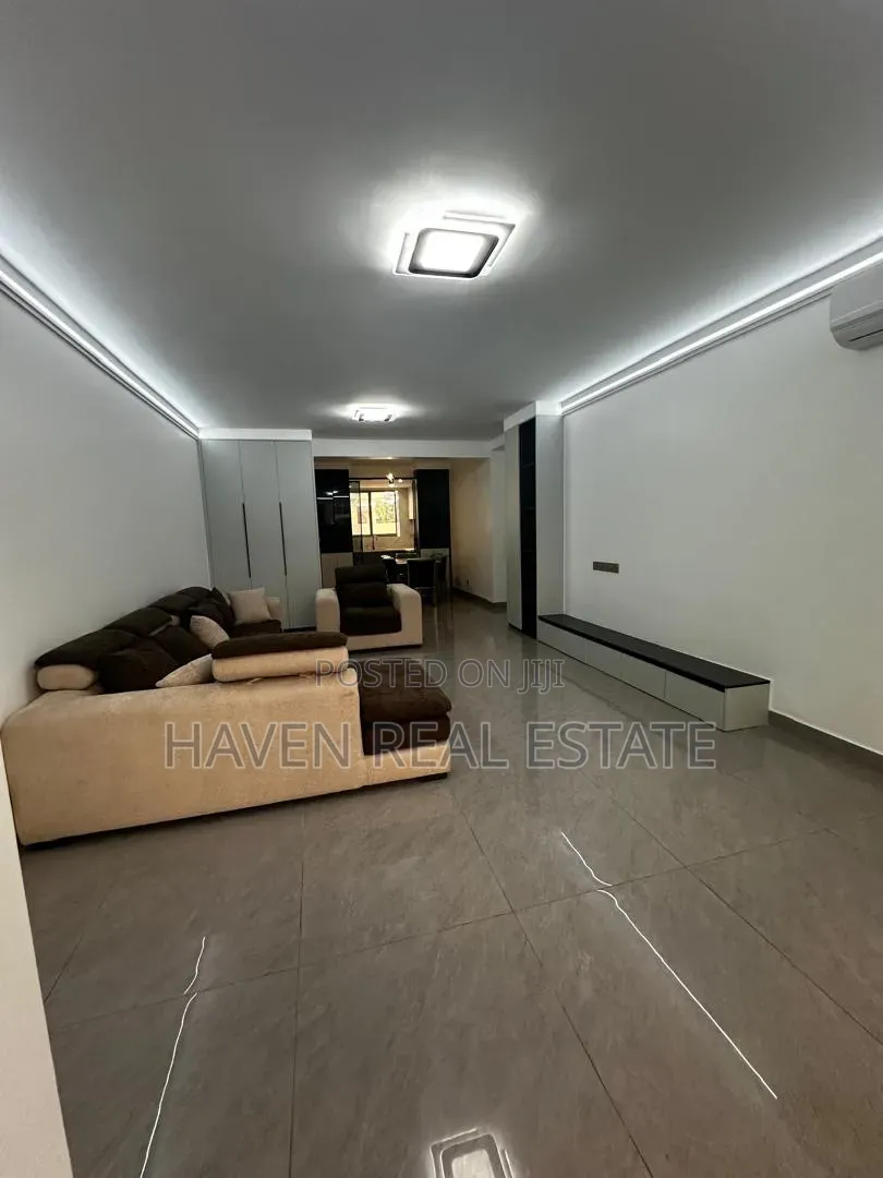 4bdrm Apartment in Oyster Bay for sale in Oyster Bay