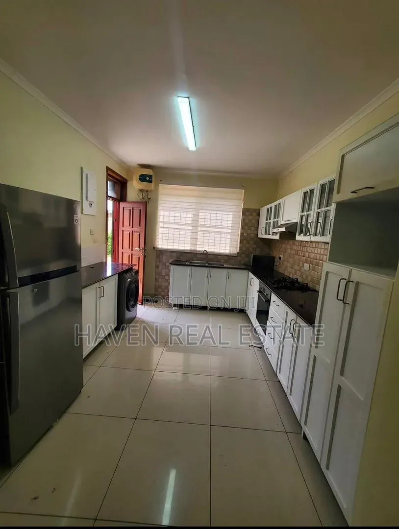 Furnished 4bdrm Villa in Oyster Bay for rent in Oyster Bay