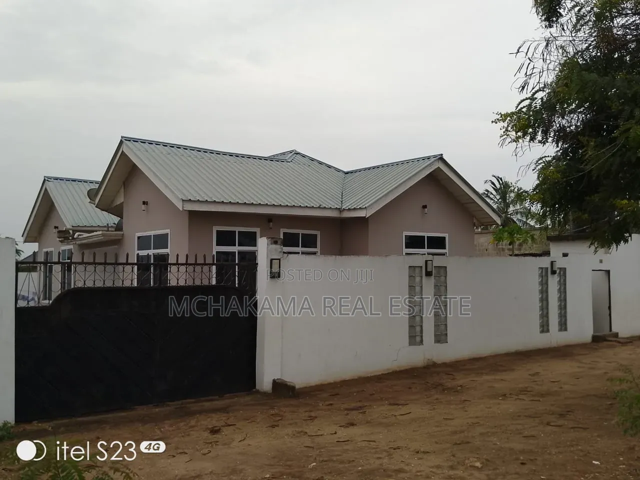 3bdrm House in Mchakama Real, Bunju for sale in Bunju