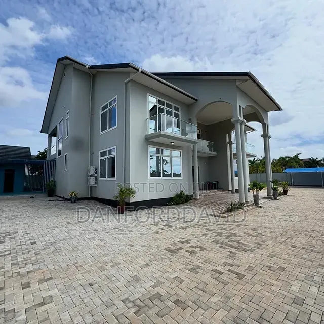 5bdrm House in Kahwa Real Estate, Kunduchi for rent in Kunduchi
