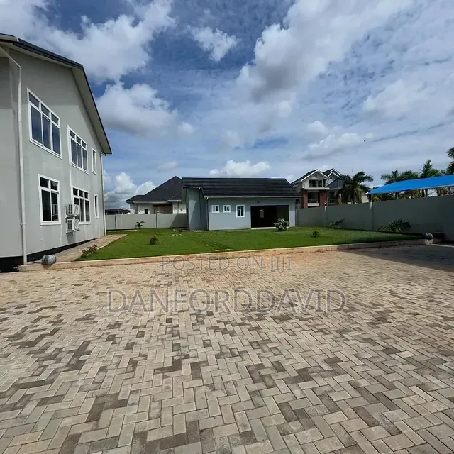 5bdrm House in Kahwa Real Estate, Kunduchi for rent in Kunduchi
