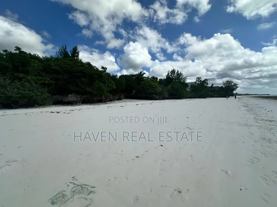 Prime Beach Plot for Sale at Zanzibar in Kaskazini A