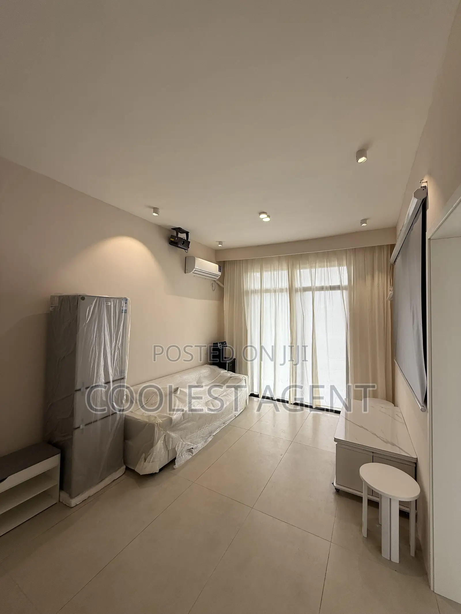 Furnished 2bdrm Apartment in Coolest Estate, Oyster Bay for rent in Oyster Bay