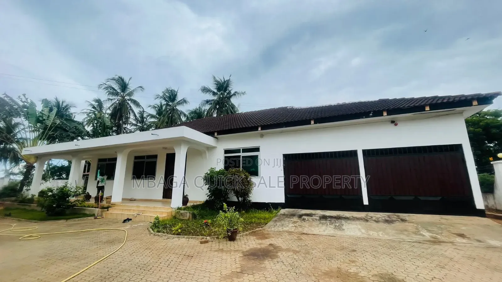 8bdrm Penthouse in Mbezi Beach for sale in Mbezi Beach
