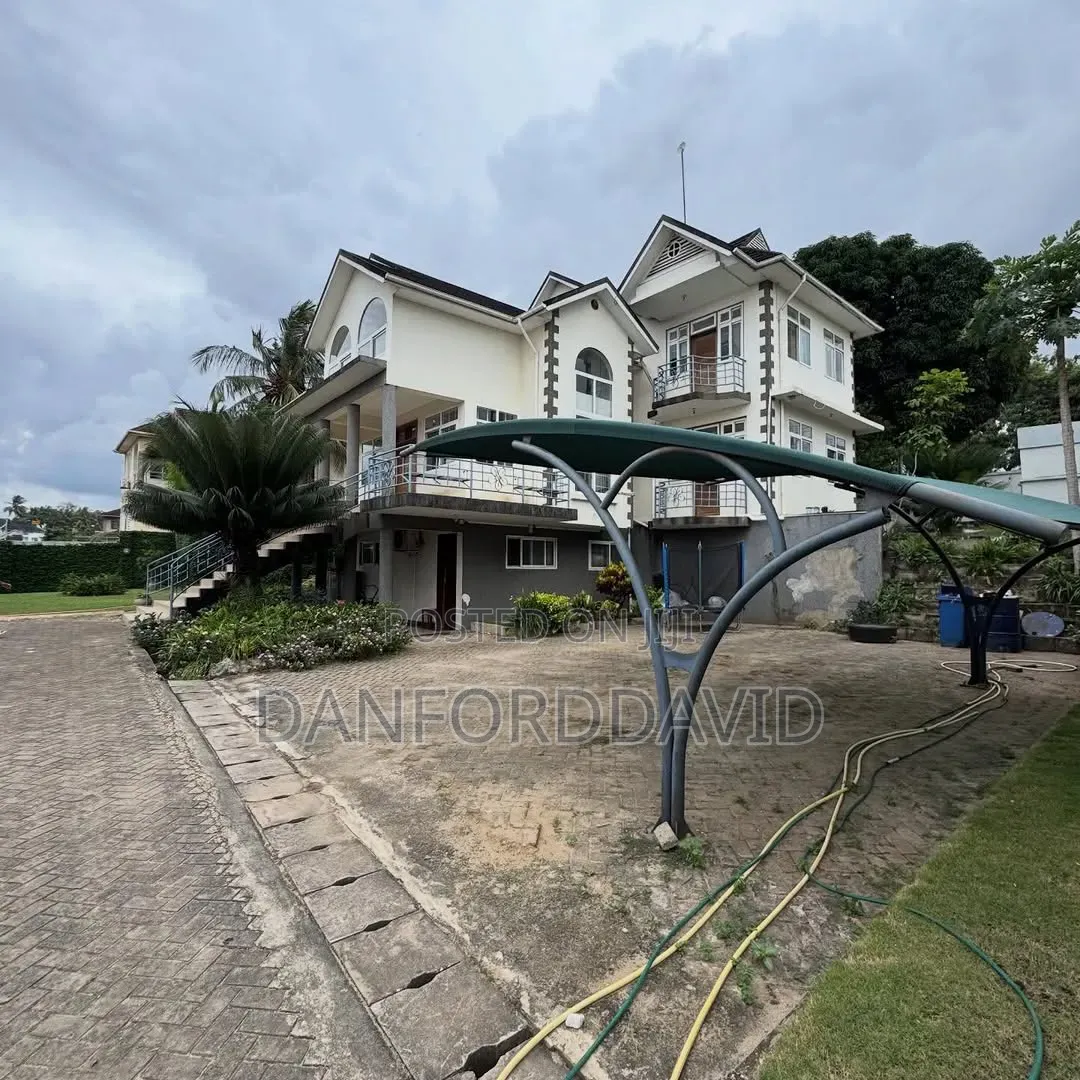 5bdrm House in Kahwa Real Estate, Masaki for sale in Masaki