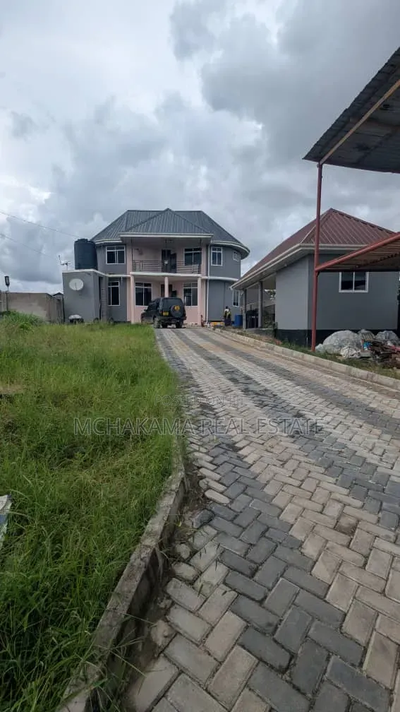 4bdrm Block of Flats in Mchakama Real State, Mbezi for sale in Mbezi