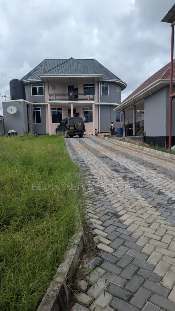 4bdrm Block of Flats in Mchakama Real State, Mbezi for sale in Mbezi